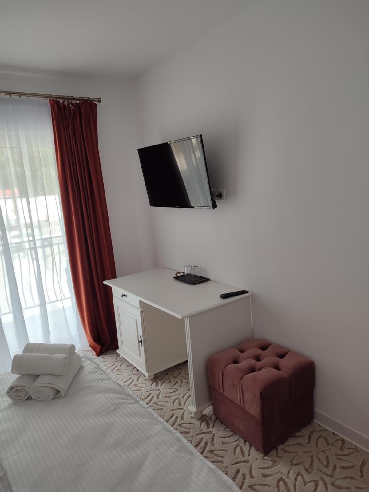 Casa Anne Hotel Baile Herculane Bagian luar foto