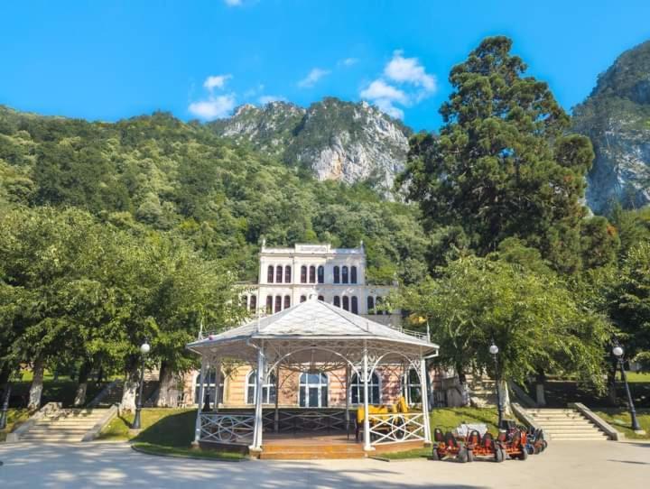 Casa Anne Hotel Baile Herculane Bagian luar foto